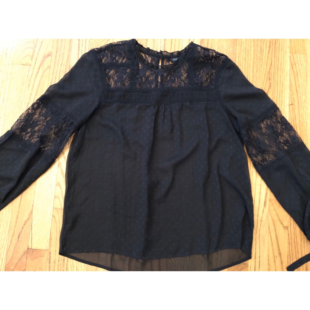 GUESS? | Black Blouse with Cutouts Size: L